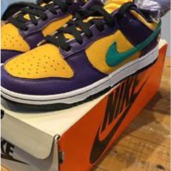 Women’s Nike dunk low Lisa Leslie’s - Picture 5 of 5